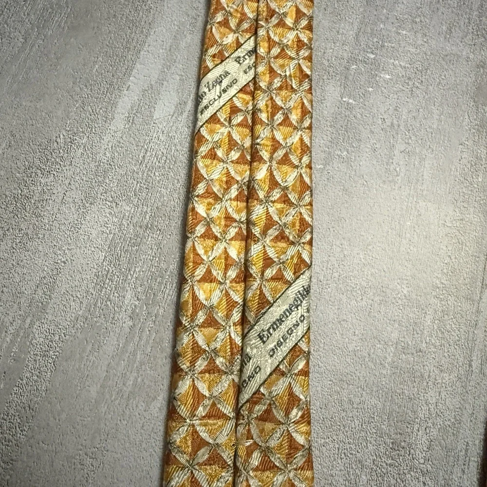 Ermenegildo Zegna Tie Silk Yellow Orange Tan Geometric Diamond Necktie 62